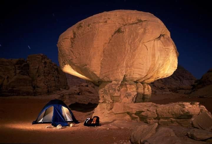 Rum Titanic Camp Wadi Rum Eksteriør billede