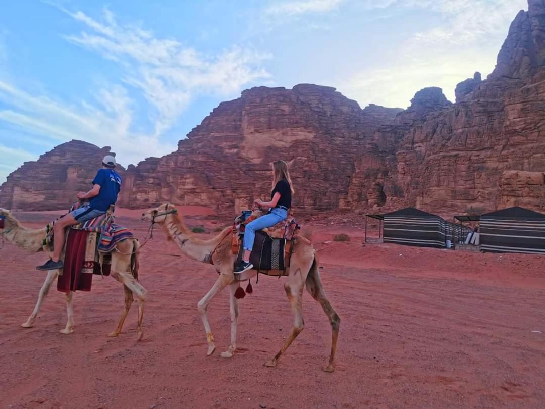 Rum Titanic Camp Wadi Rum Eksteriør billede
