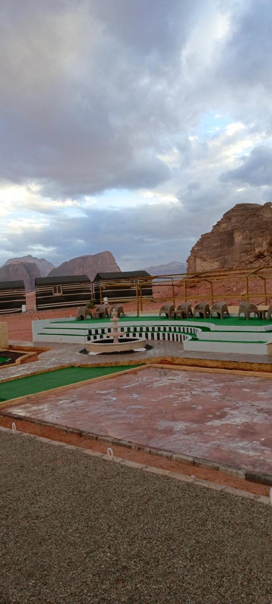 Rum Titanic Camp Wadi Rum Eksteriør billede